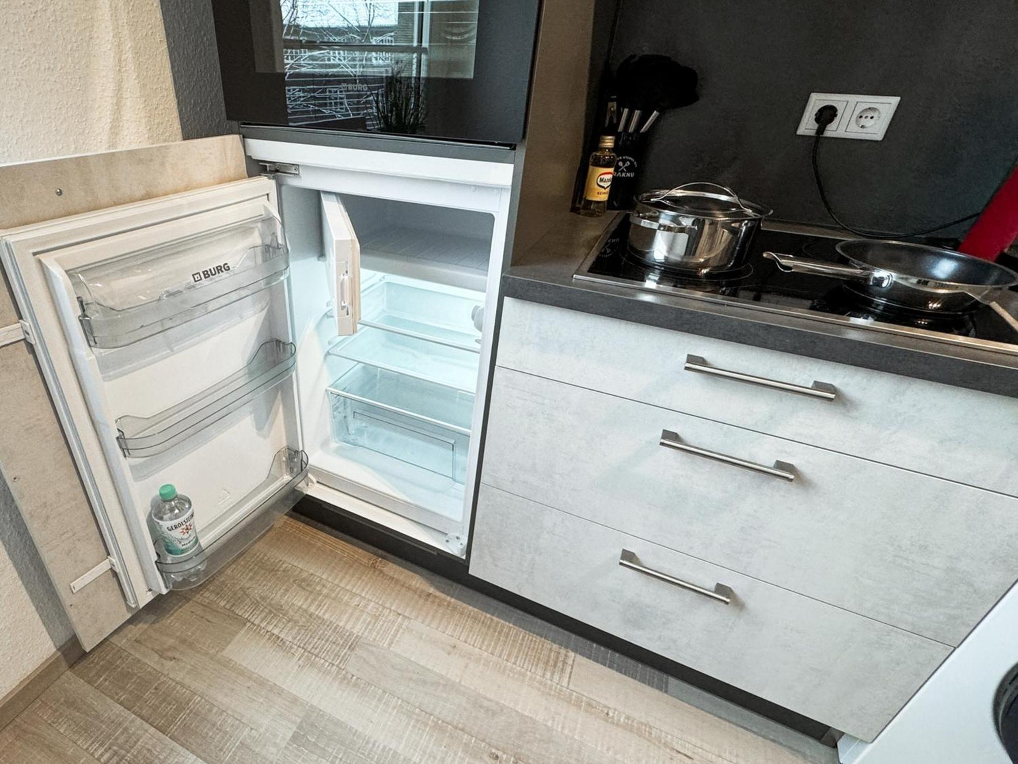 Appartement Modernes In Lage Komfortabel Eingerichtet Mit Arbeitsplatz Und Kueche - Geibelsuite *