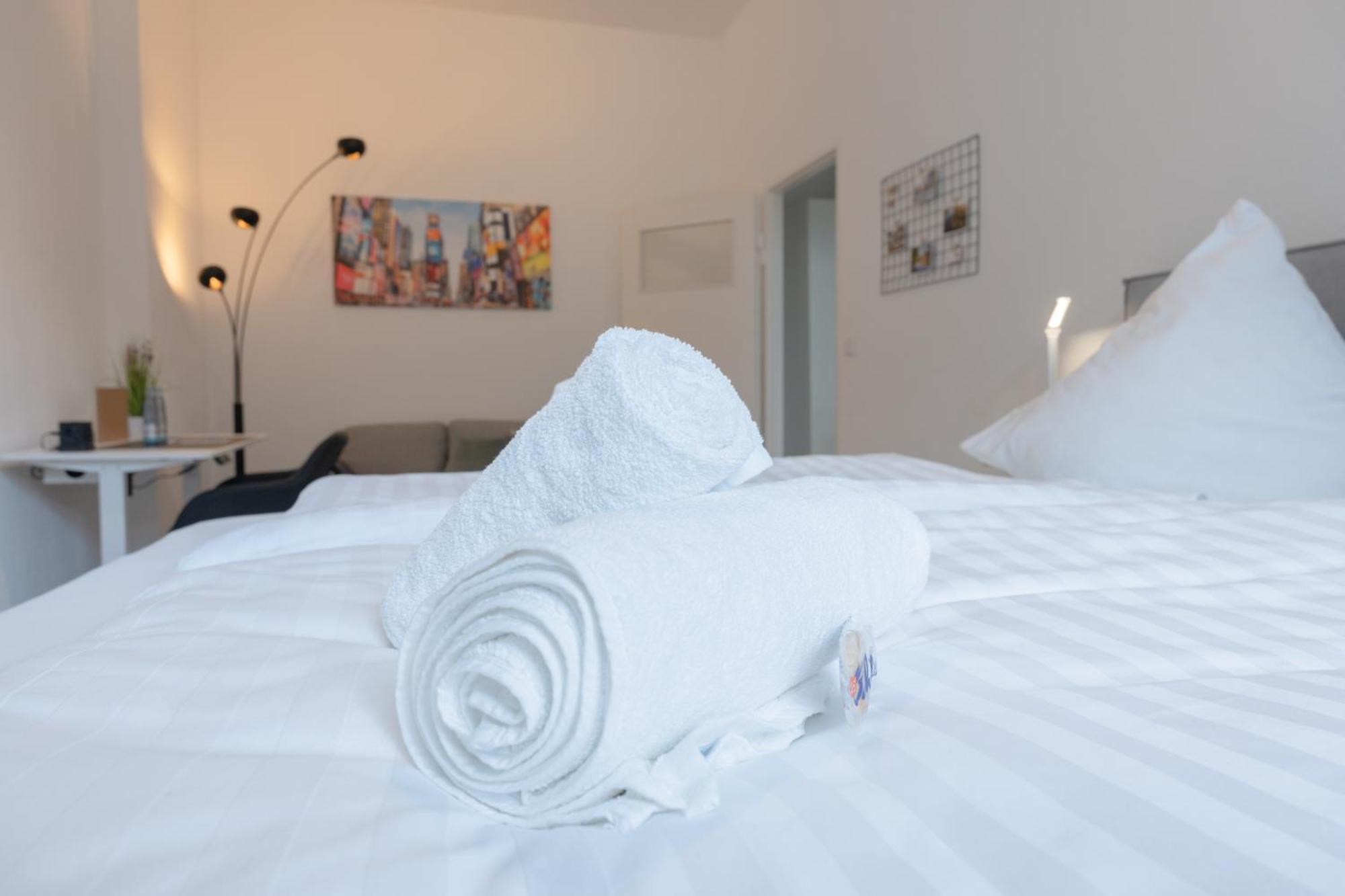 Modernes In Lage Komfortabel Eingerichtet Mit Arbeitsplatz Und Kueche - Geibelsuite